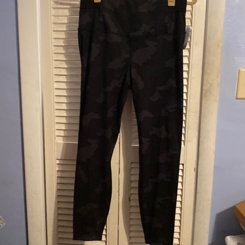 Yogalicious Lux camo leggings